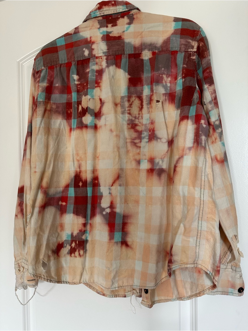 Arizona Jean Co Distressed Plaid Flannel Shirt in Cream, Red & Teal- Large - Picture 7 of 8